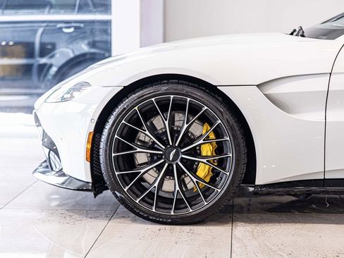 Used 2023 Aston Martin V8 Vantage Roadster RWD image 8