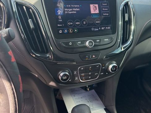 Used 2022 Chevrolet Equinox RS w/ RS Leather Package FWD image 17