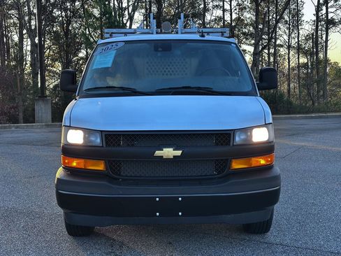 Used 2025 Chevrolet Express 2500 Extended w/ Communications Package image 3