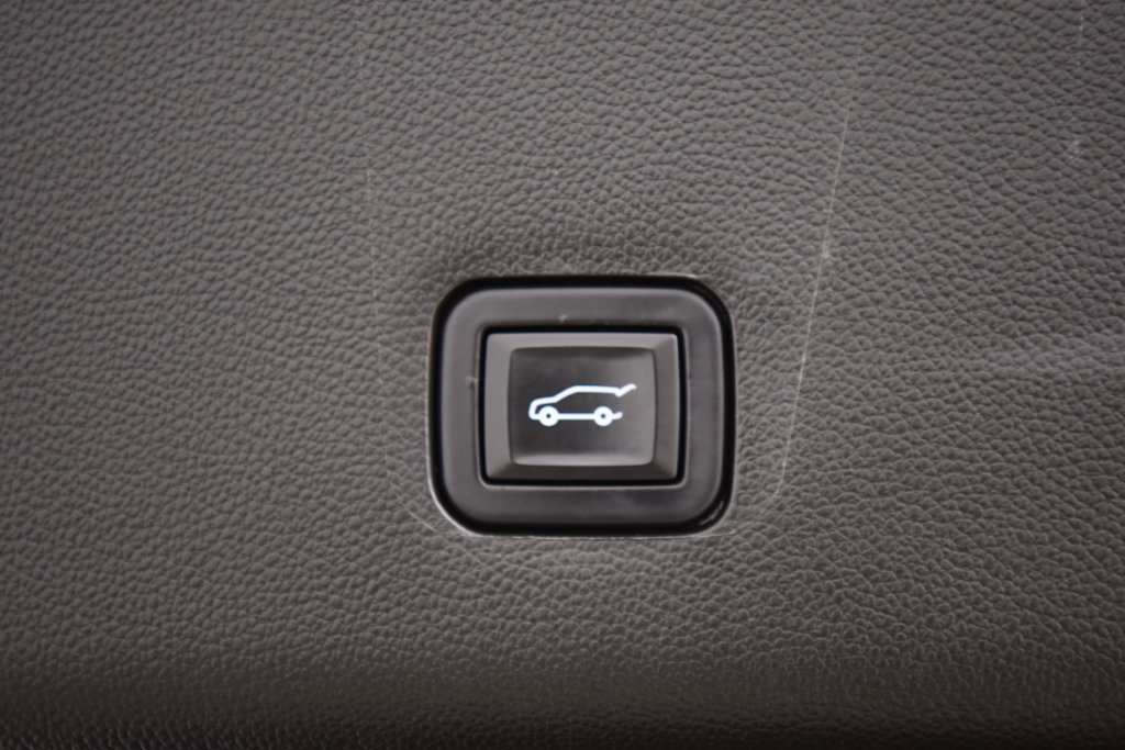 Used 2020 Chevrolet Traverse LT AWD/4WD image 26