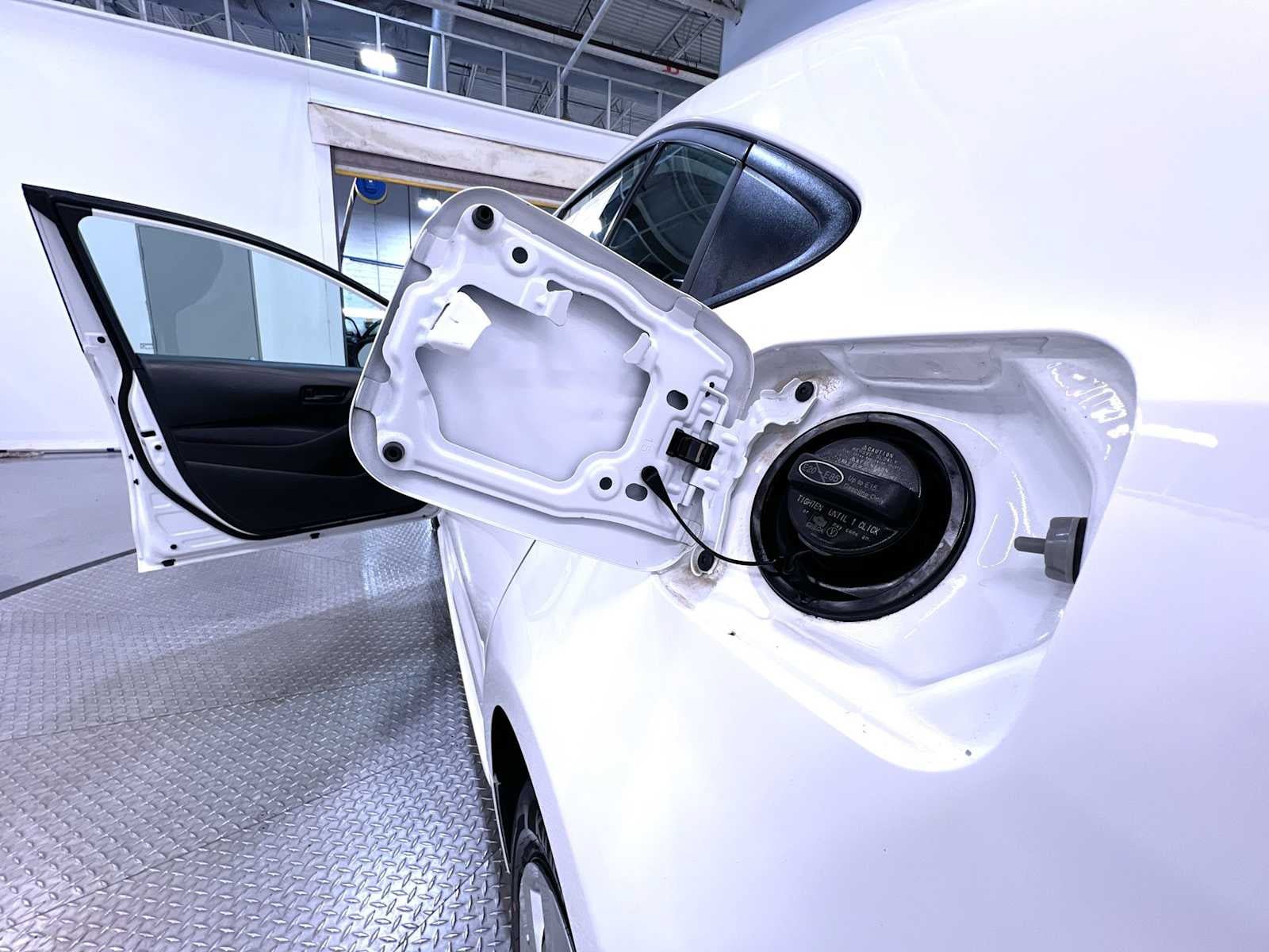Used 2025 Toyota Corolla LE FWD image 39