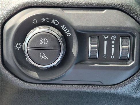 Used 2022 Jeep Gladiator Sport AWD/4WD image 9