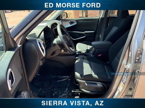 Used 2025 Kia Soul LX FWD image 21