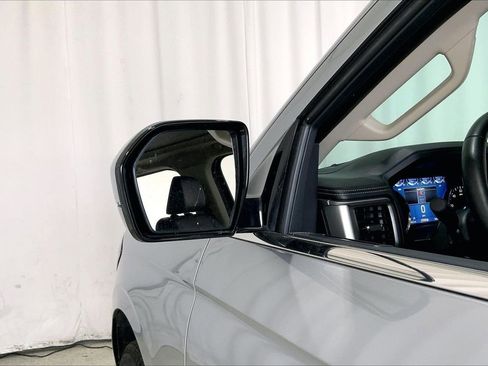 Used 2024 Ford Expedition XLT image 10