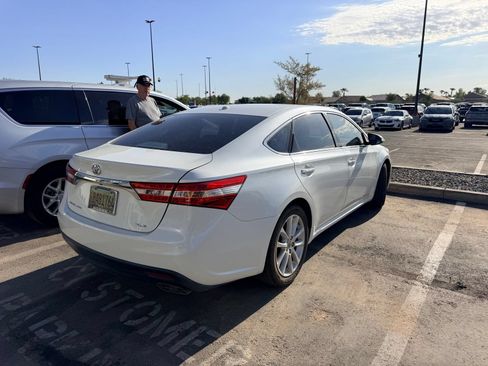 Used 2013 Toyota Avalon XLE Touring FWD image 3