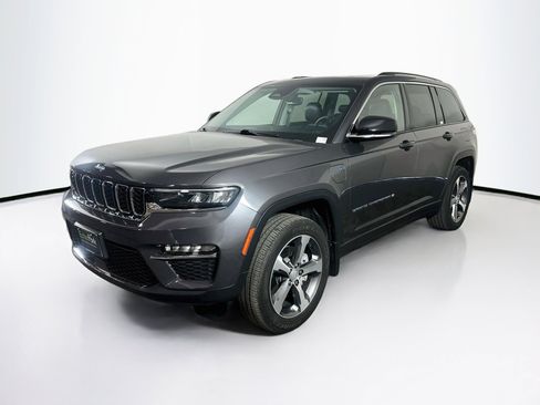 Used 2024 Jeep Grand Cherokee Limited 4xe w/ MOPAR Finishing Package AWD/4WD image 3