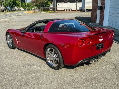 Used 2008 Chevrolet Corvette Coupe w/ Z51 Performance Package RWD image 23