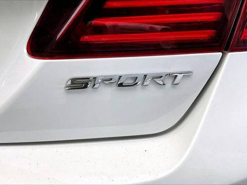 Used 2016 Honda Accord Sport image 9