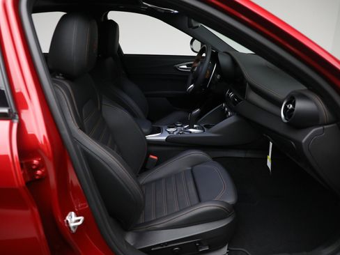 New 2025 Alfa Romeo Giulia AWD w/ Driving Assist Package image 16