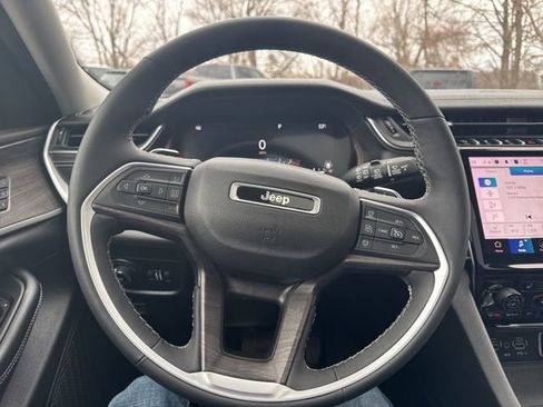 Used 2023 Jeep Grand Cherokee L Limited w/ Luxury Tech Group II image 24