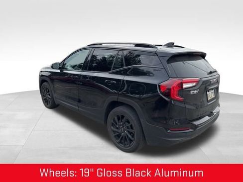Used 2023 GMC Terrain SLT w/ Elevation Edition image 10