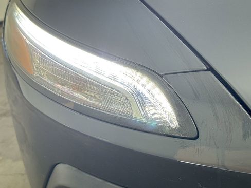 Used 2016 Jeep Cherokee Trailhawk w/ Comfort/Convenience Group image 37