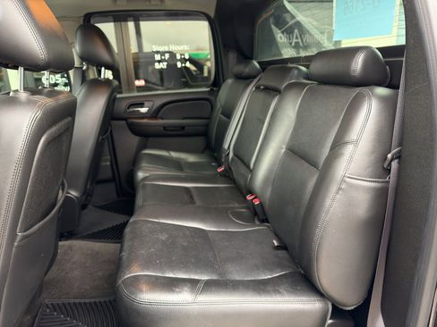 Used 2012 Chevrolet Avalanche LTZ image 14