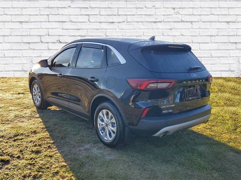 Used 2023 Ford Escape Active image 3