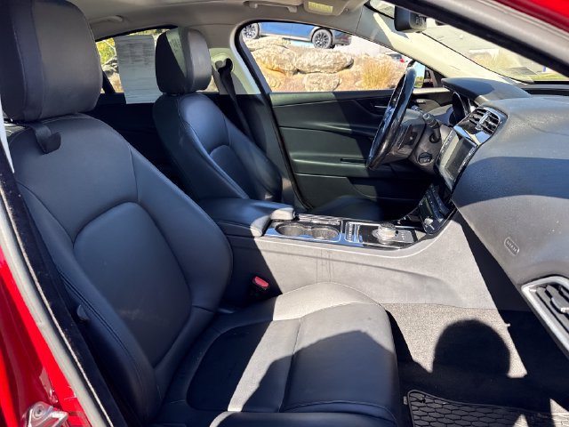 Used 2017 Jaguar XE Premium AWD/4WD image 13