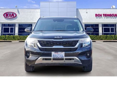 Certified 2022 Kia Seltos EX image 2
