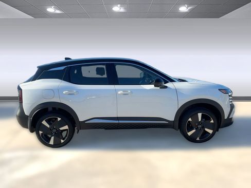 New 2026 Nissan Kicks SR image 8