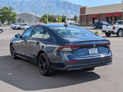 Used 2025 Honda Accord SE image 9