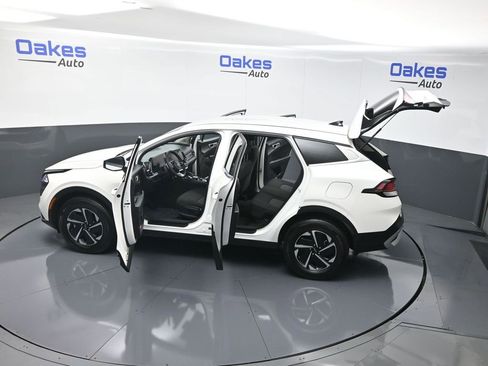 Certified 2023 Kia Sportage LX image 59