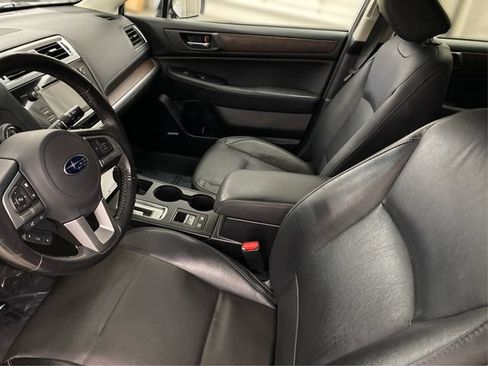 Used 2017 Subaru Outback 3.6R Limited AWD/4WD image 10