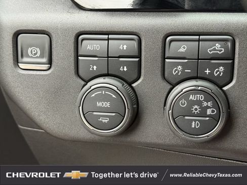 Used 2025 Chevrolet Silverado 1500 ZR2 w/ Technology Package AWD/4WD image 29