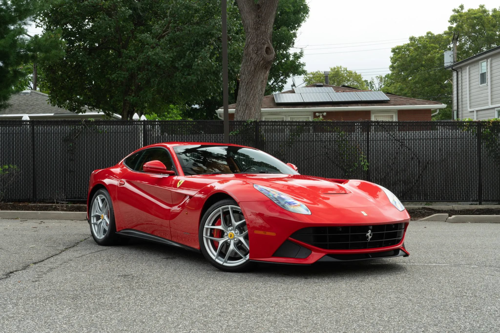 Used 2017 Ferrari F12 Berlinetta RWD image 2