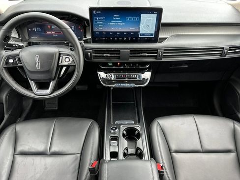 Used 2025 Lincoln Corsair FWD w/ Rear Removable Package Tray image 5