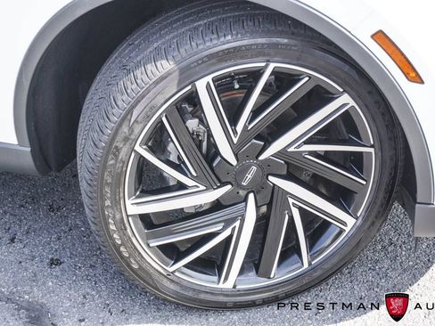 Used 2025 Lincoln Aviator Reserve w/ Equipment Group 201A AWD/4WD image 2