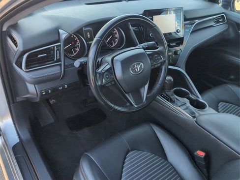 Used 2024 Toyota Camry SE image 10