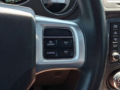Used 2012 Dodge Challenger SXT Plus RWD image 22