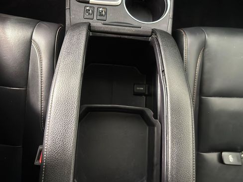 Used 2019 Toyota Highlander XLE AWD/4WD image 35