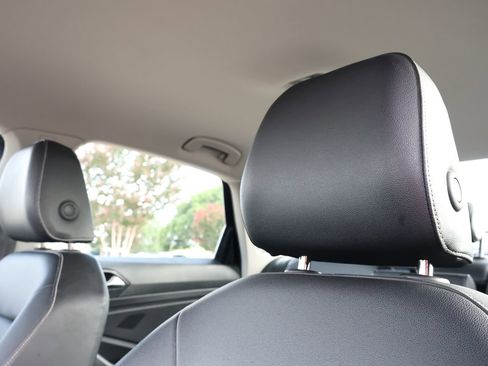 Used 2024 Volkswagen Jetta SE FWD image 15
