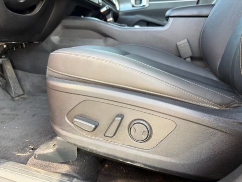 Certified 2025 Kia Sorento EX w/ Panoramic Sunroof Package FWD image 12