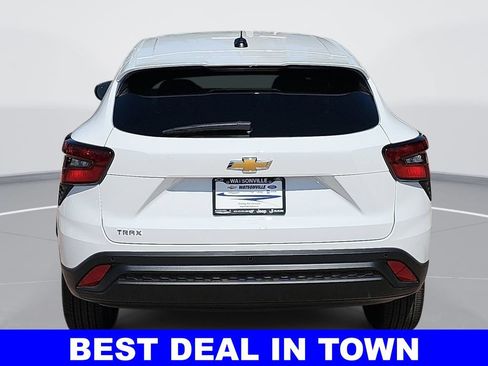 New 2026 Chevrolet Trax LS w/ Driver Confidence Package FWD image 4