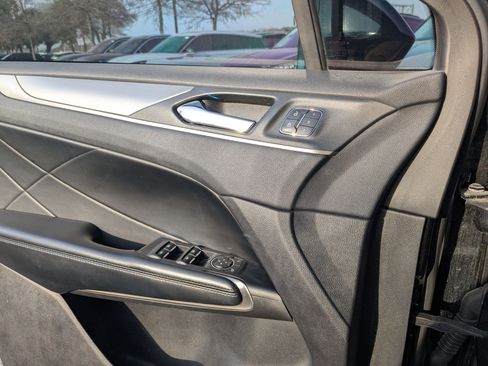 Used 2016 Lincoln MKC Premiere image 12