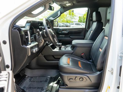 Certified 2023 GMC Sierra 1500 AT4 w/ AT4 Premium Package AWD/4WD image 11