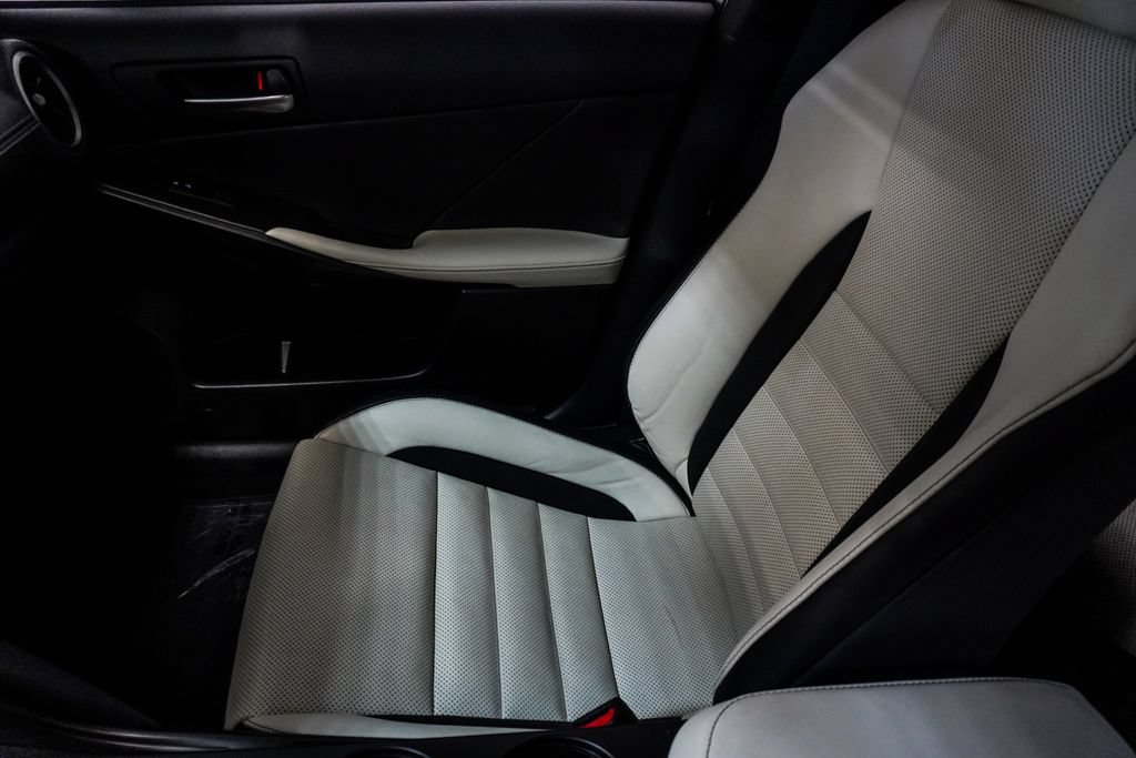 Used 2022 Lexus IS 350 F Sport RWD image 26