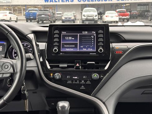 Used 2023 Toyota Camry SE image 13