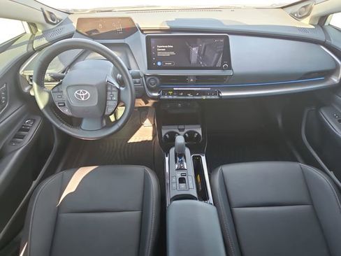 Used 2025 Toyota Prius Limited image 9