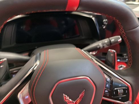 Used 2025 Chevrolet Corvette Stingray Premium Conv w/ Z51 Performance Package image 8