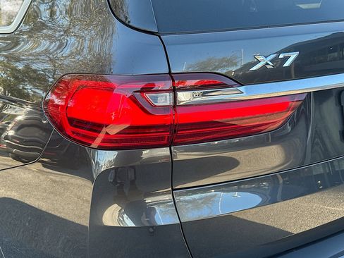Used 2020 BMW X7 xDrive40i w/ Parking Assistance Package image 34