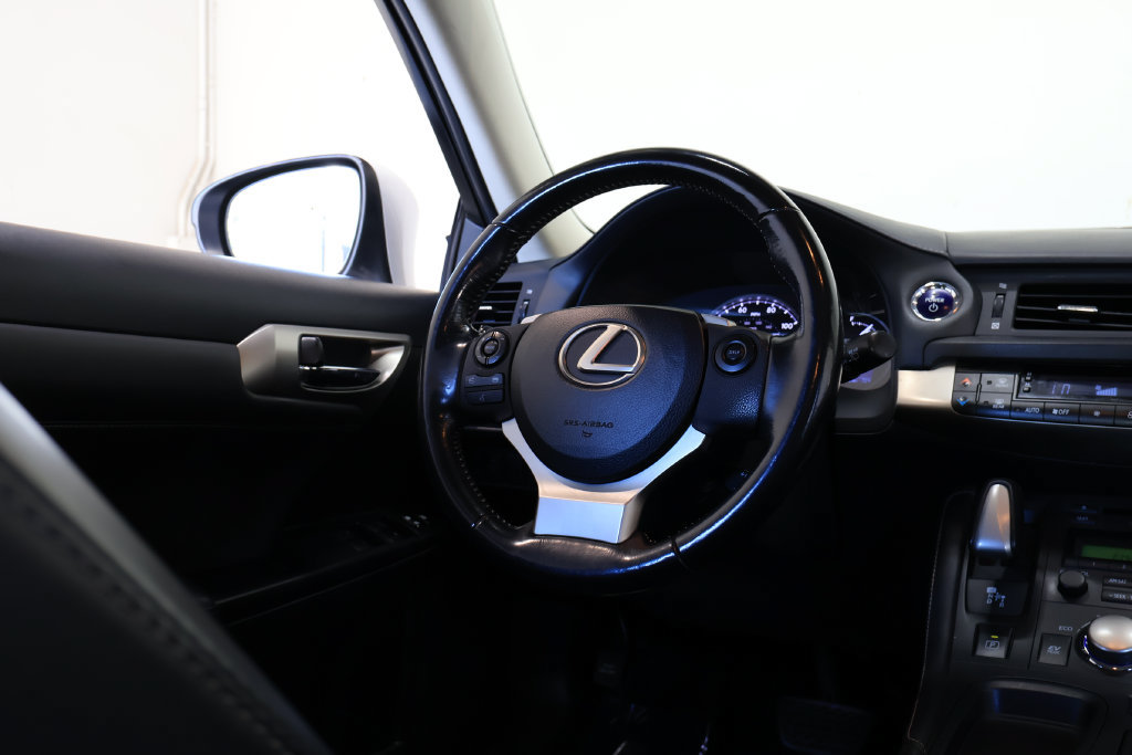 Used 2016 Lexus CT 200h w/ Seat Comfort Package FWD image 24