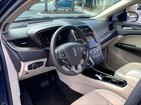 Used 2019 Lincoln MKC Reserve image 18