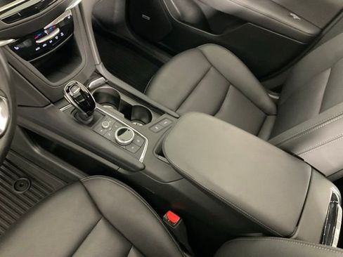 Certified 2025 Cadillac XT6 Luxury image 17