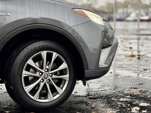 Used 2017 Toyota RAV4 Limited image 7