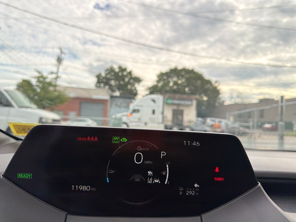 Used 2023 Toyota Prius Prime FWD image 37
