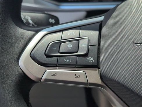 Used 2025 Volkswagen Taos SE AWD/4WD image 20