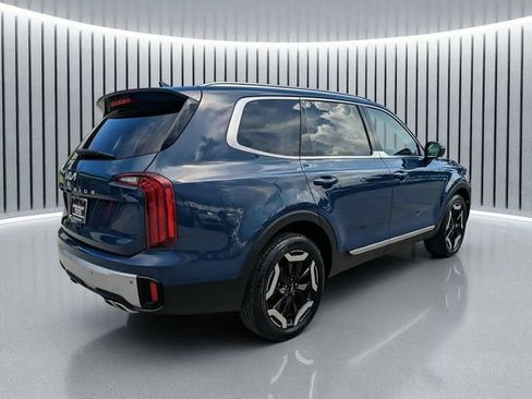 Used 2024 Kia Telluride S FWD image 4