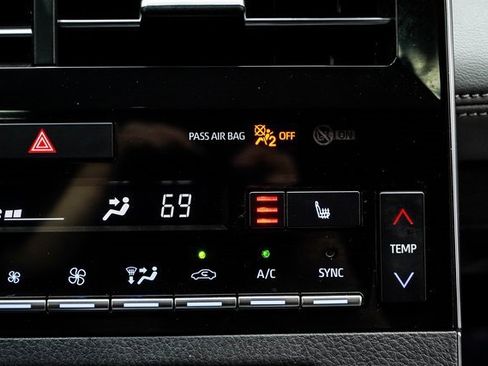 Used 2021 Toyota Avalon XLE w/ Moonroof Package image 23