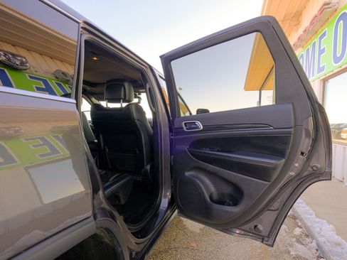 Used 2020 Jeep Grand Cherokee Limited image 19